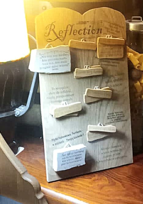 Stojak Re w restauracji